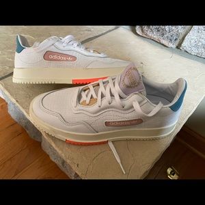 Women’s adidas brand tennis shoes